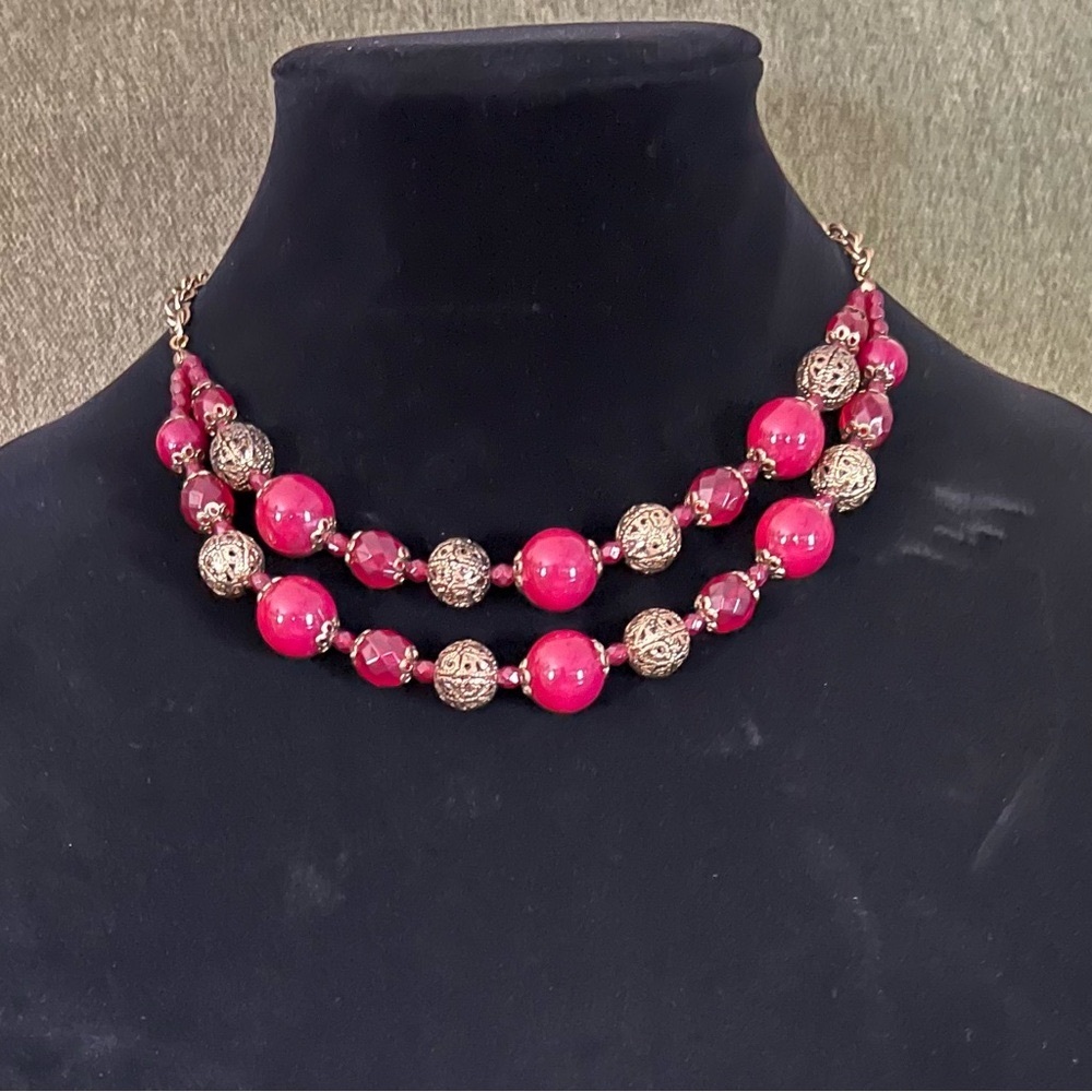Elegant Pink and Gold Beaded Necklace